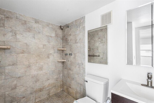 Building Photo - 555 62nd St S