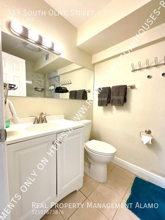 Building Photo - 319 S Olive St