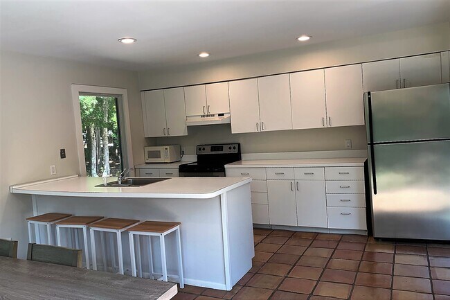 Building Photo - 20 Quarty Ct