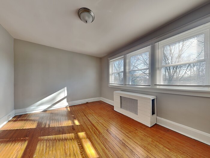 Building Photo - 3029 E Northern Pkwy