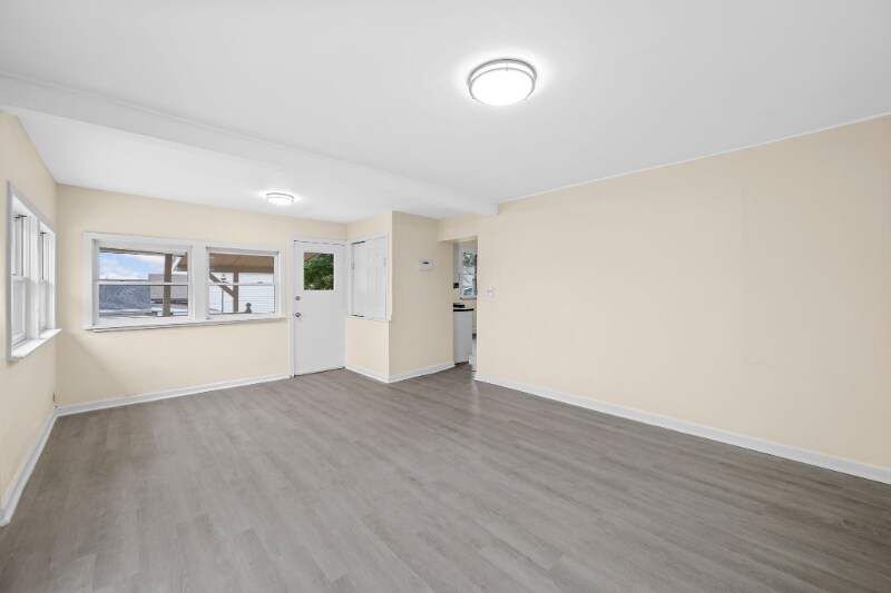 Building Photo - 4935 Hummelsheim Ave