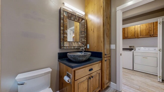 Building Photo - Serene 1 bedroom 1 bath Calistoga Home adj...