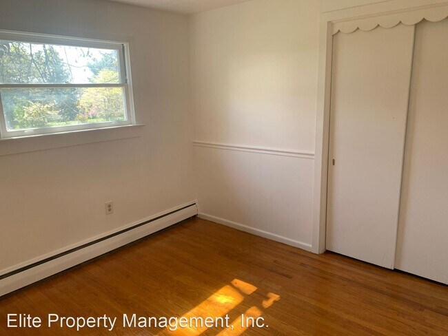 Building Photo - 3 br, 1.5 bath House - 3510 Board Rd.