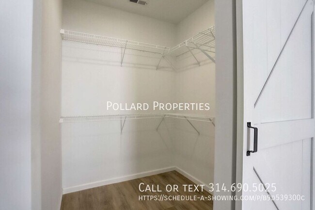 Building Photo - 921 Parkview Dr