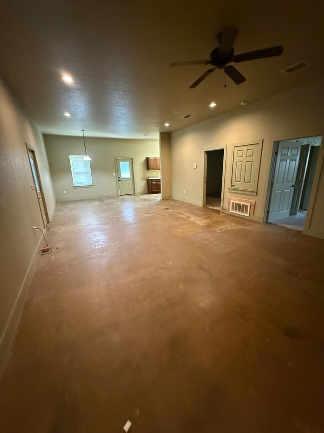 Building Photo - 1490 School Dr