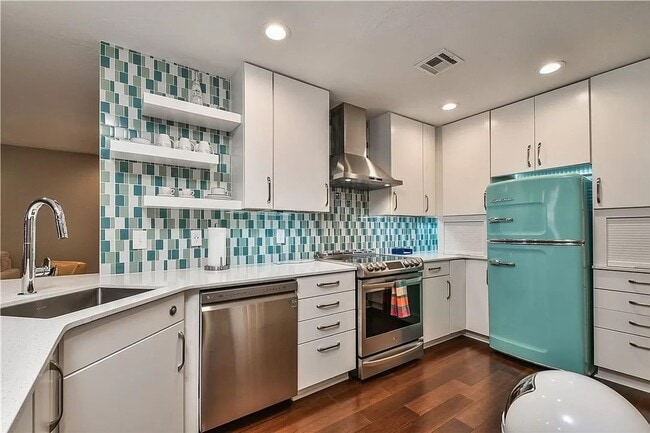 Primary Photo - Urban Living in Downtown OKC - 2 Bedrooms/...