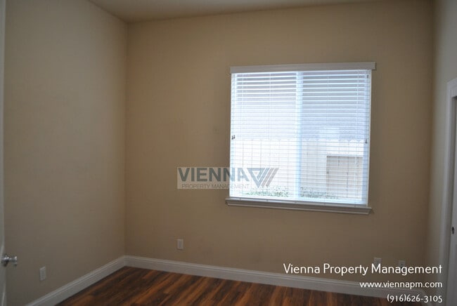 Building Photo - 2101 Harpford Dr