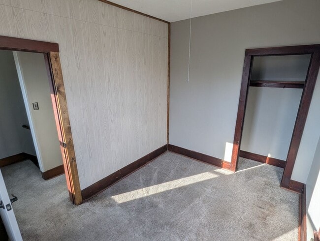 Building Photo - 24 W Water St