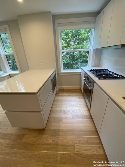 Building Photo - 123 Highland Ave