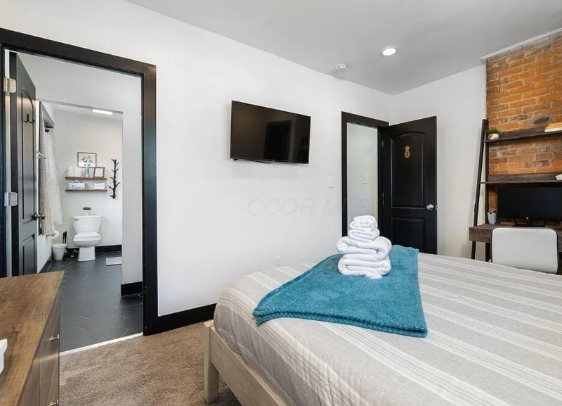 Building Photo - 241 Taylor Ave