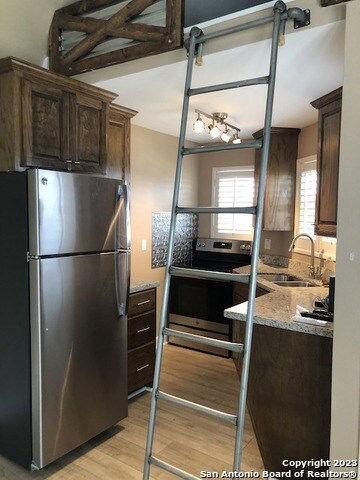 Building Photo - 245 Mount Pisgah Dr