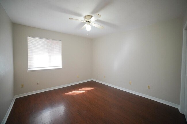 Building Photo - 2739 W Tharpe St