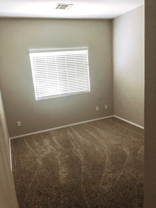 Building Photo - Move-In Ready 1-Story Home with Private Backyard & Covered Patio!