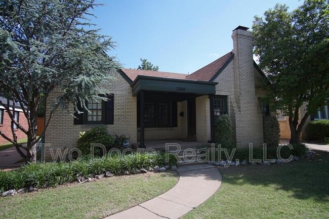 Building Photo - 2304 NW 28th St