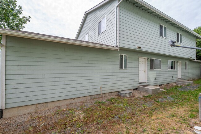 Building Photo - 1445 NW Elwha St