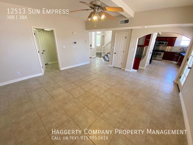 Building Photo - East El Paso 3 bed Refrig A/C with Loft an...