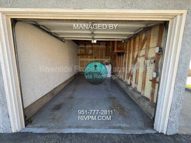 Building Photo - 9505 Arlington Ave