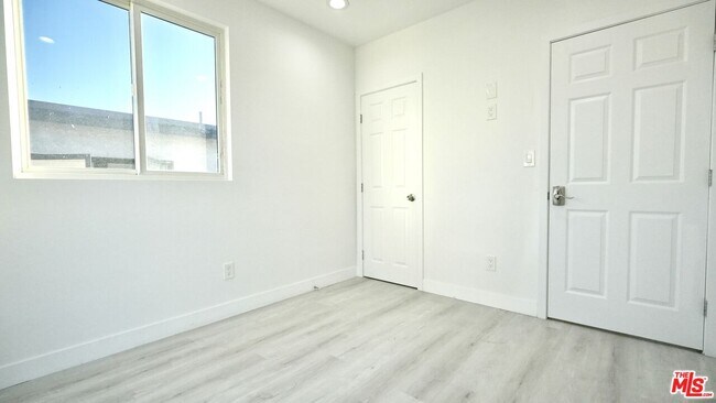 Building Photo - 4642 St Elmo Dr