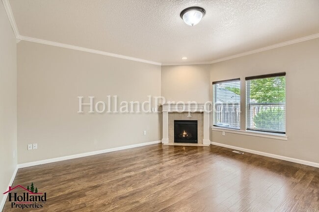 Building Photo - Beautiful Home in Prime North Plains Location – NEW PRICE at $2,795 plus Special $150 credit on y...