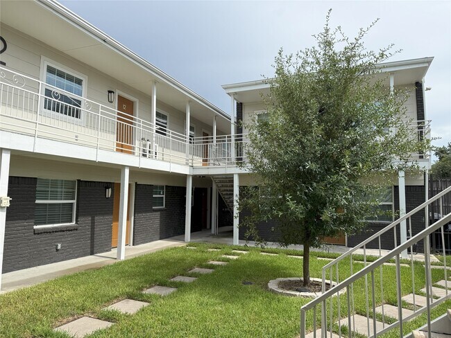 Building Photo - 1824 Thonig Rd