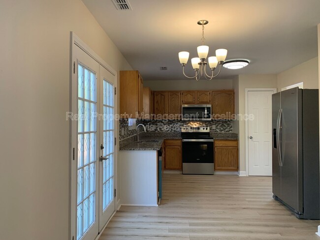 Building Photo - 5611 Sojourn Dr