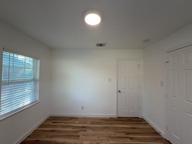 Building Photo - 1202 Valley View Dr