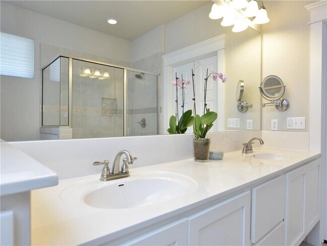 Building Photo - 10911 Rock Island Dr