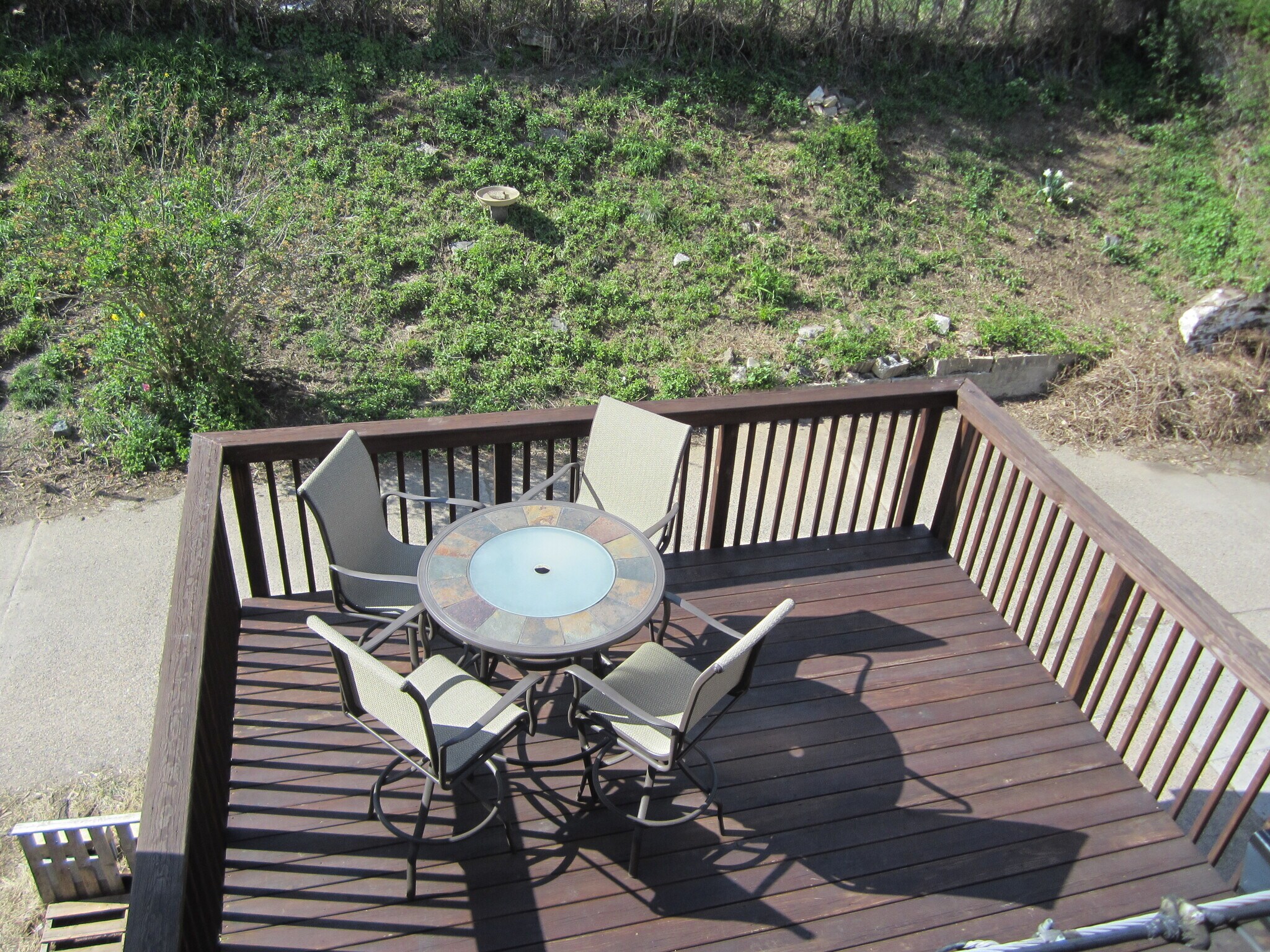 deck 2 - 559 Martin St