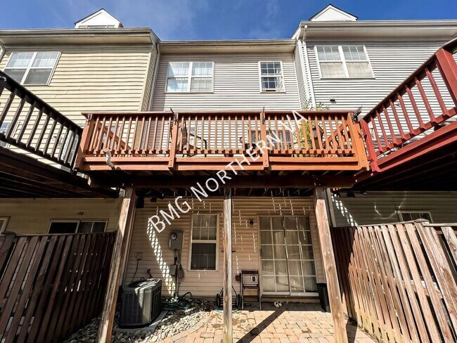 Building Photo - 110 Cahill Dr