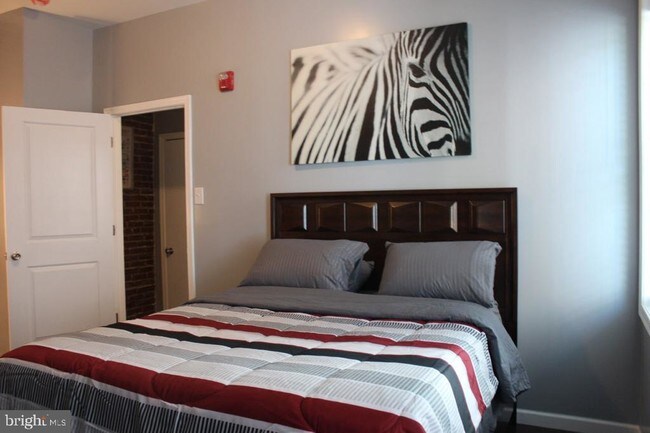 Building Photo - 5923 N Broad St