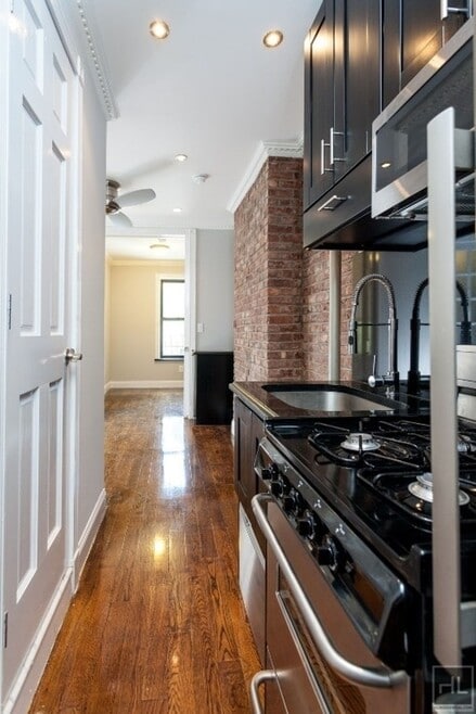 Building Photo - 314 E 106th St