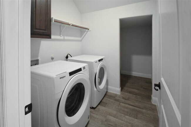 Building Photo - 10921 Aransas Pass Pl