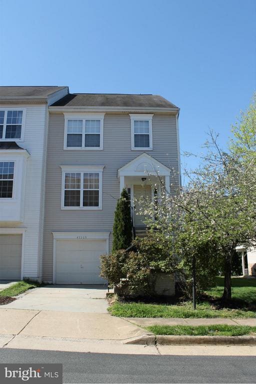 Building Photo - 47369 Darkhollow Falls Terrace
