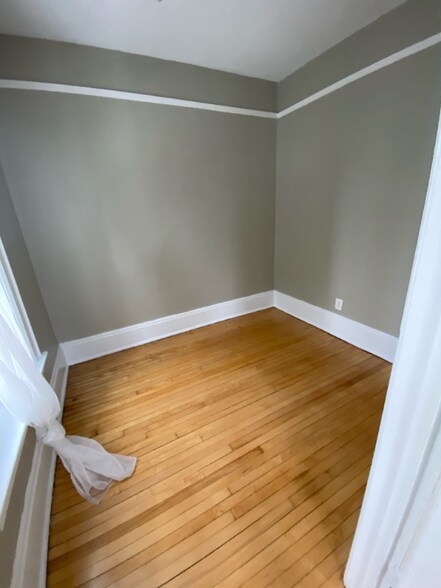 Building Photo - 919 E Clarke St