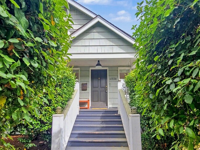 Building Photo - 6528 12th Ave NW