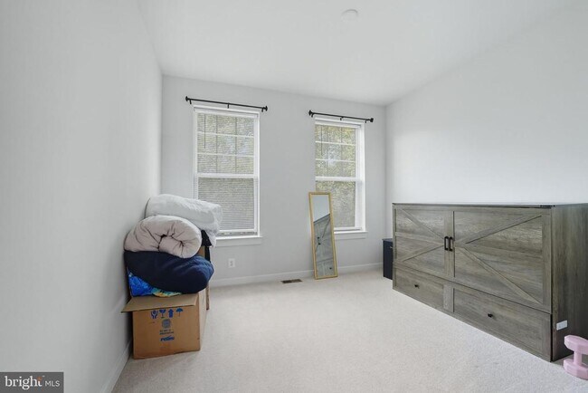 Building Photo - 709 Thomas Ln