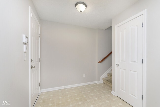 Building Photo - 8333 Clayhurst Dr