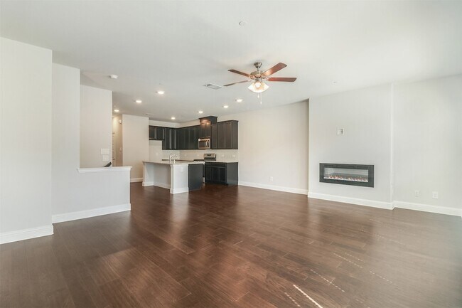 Building Photo - 7836 Manilla Dr