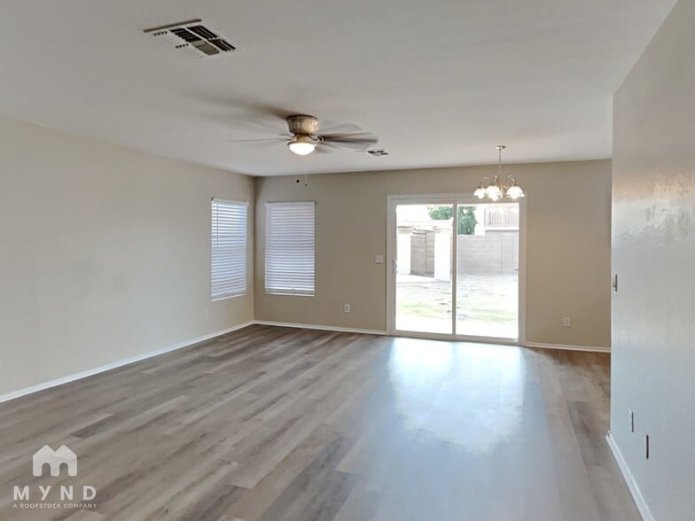 Building Photo - 11821 W Cortez St