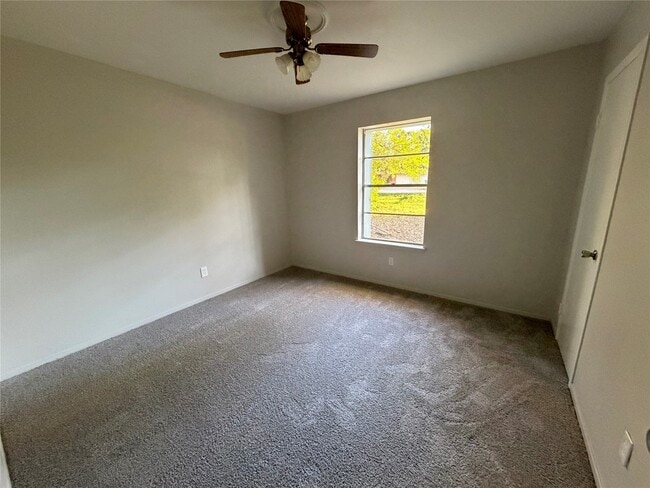 Building Photo - 3310 Forest Glen Dr