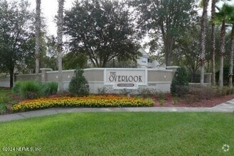 Building Photo - 10550 Baymeadows Rd