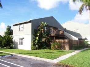 Building Photo - THE CROSSINGS