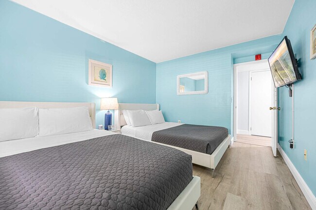 Building Photo - 39 Tulip Ave