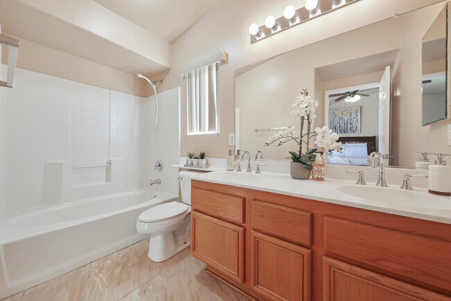 Building Photo - 45930 Las Colinas