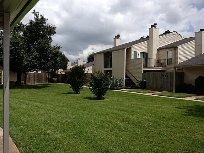 Building Photo - 6401 Deihl Rd