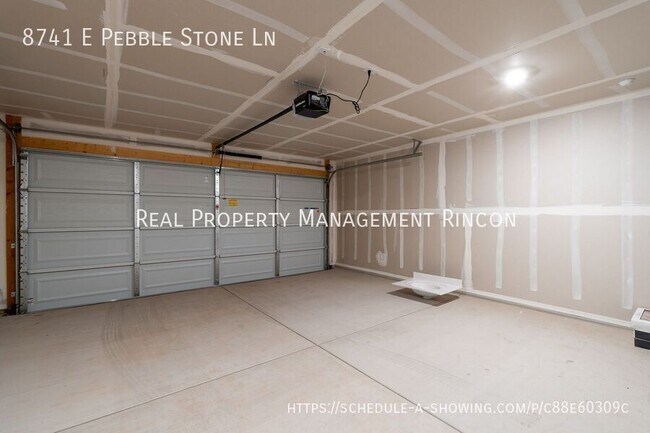 Building Photo - 8741 E Pebble Stone Ln