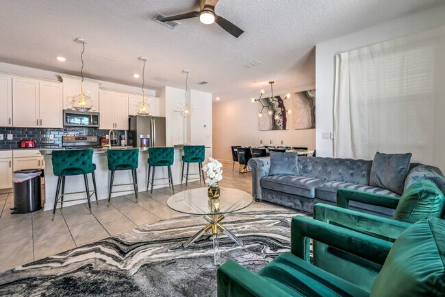 Building Photo - 5047 Windermere Ave