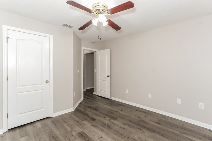 Building Photo - 7661 Canterbury Cir