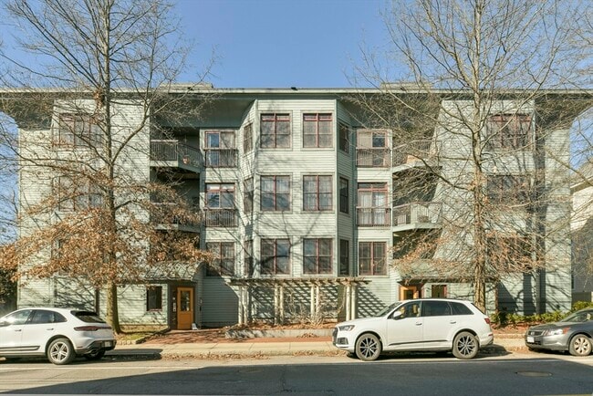 Building Photo - 185 High St