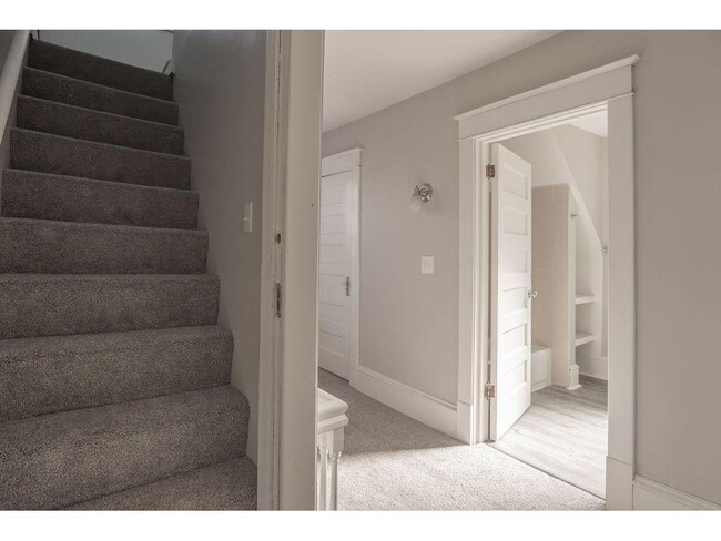 Building Photo - 1606 Concordia Ave